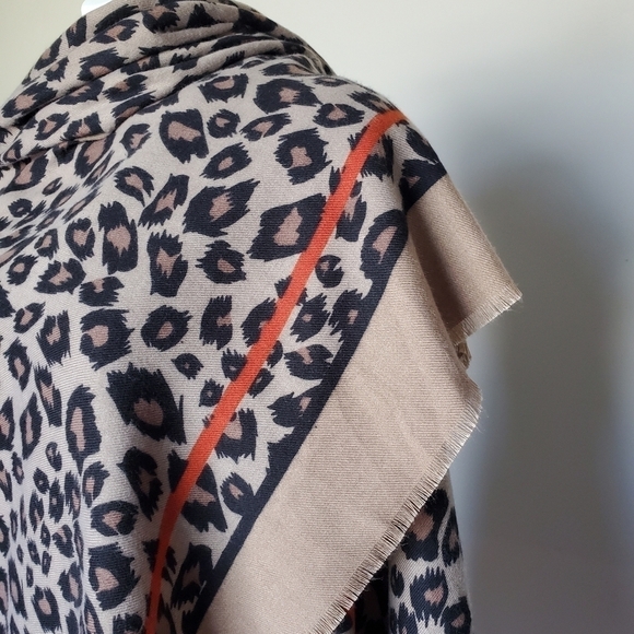 Boho Leopard Cheetah Animal Print Square Wool Scarf Wrap Shawl Raw Hem Trim - Picture 4 of 10